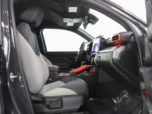 Used 2024 Toyota Tacoma TRD Off-Road image 11