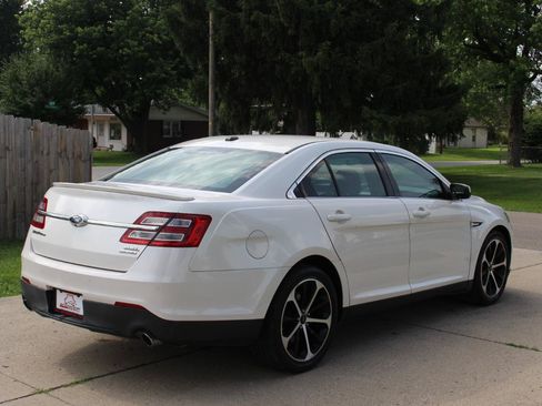 Used 2014 Ford Taurus SEL w/ Equipment Group 201A FWD image 10