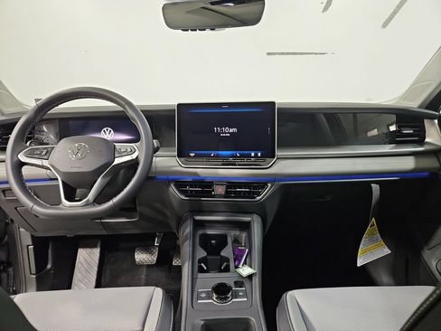 New 2026 Volkswagen Tiguan SE AWD/4WD image 17