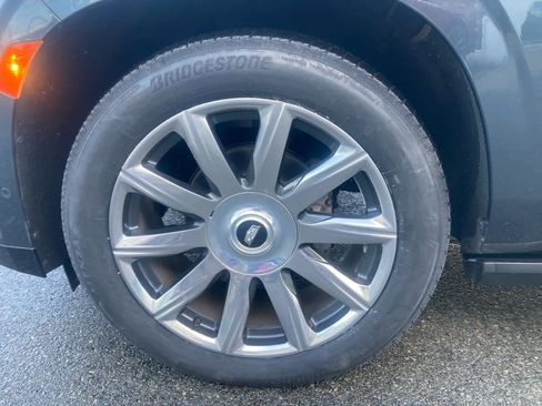 Certified 2021 Cadillac Escalade ESV Premium Luxury Platinum image 9