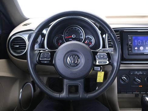 Used 2015 Volkswagen Beetle 1.8T image 32