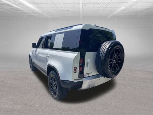 Used 2025 Land Rover Defender 110 S AWD/4WD image 9