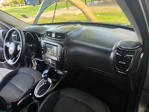 Used 2019 Kia Soul + FWD image 32