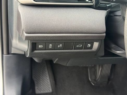 Used 2025 Toyota Camry LE FWD image 20