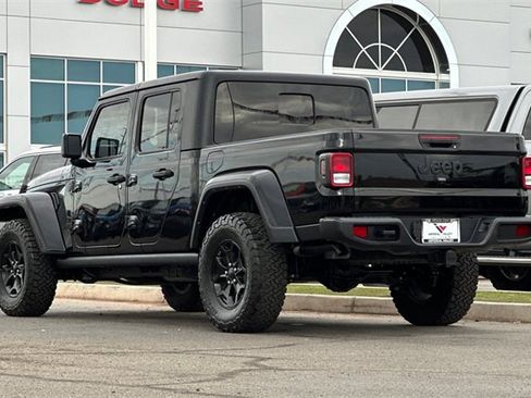 Certified 2022 Jeep Gladiator Willys image 9