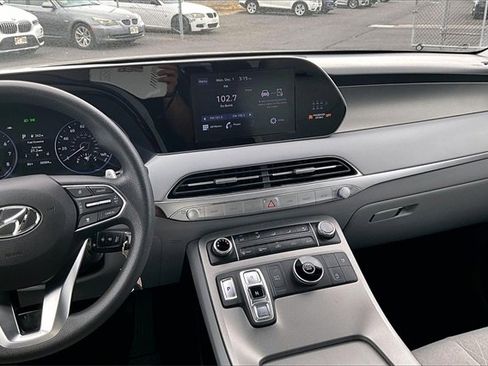 Used 2022 Hyundai Palisade SE image 6
