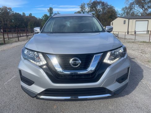 Used 2018 Nissan Rogue SV image 8