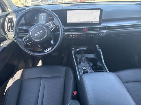 Used 2024 Kia Sorento S image 15