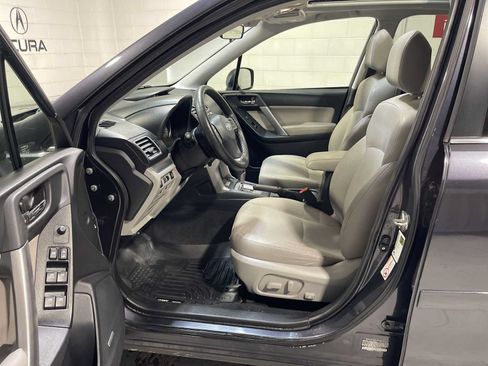 Used 2016 Subaru Forester 2.5i Limited AWD/4WD image 2
