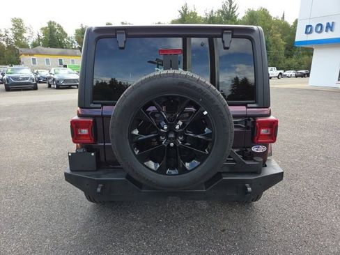 Used 2024 Jeep Wrangler Unlimited Sahara w/ Technology Group AWD/4WD image 6