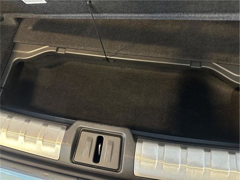 Used 2020 Porsche Taycan 4S image 27