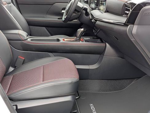 Certified 2025 Nissan Kicks SR w/ Illumination Package FWD image 25