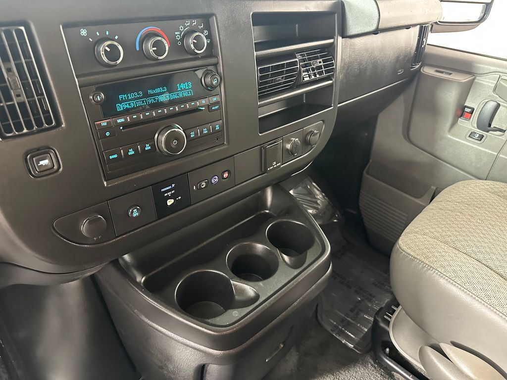 Used 2016 Chevrolet Express 3500 LT w/ LT Preferred Equipment Group RWD image 23