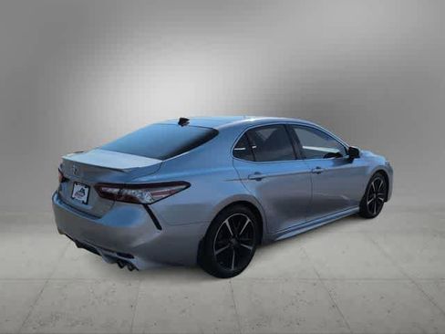 Used 2018 Toyota Camry XSE image 8