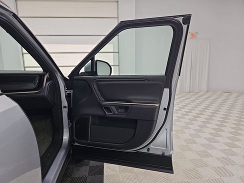Used 2024 Rivian R1S Adventure AWD/4WD image 18