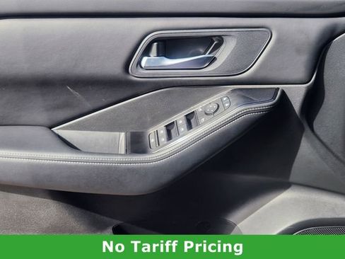 Certified 2025 Nissan Rogue SV image 22