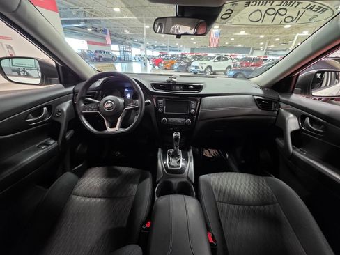 Used 2019 Nissan Rogue S image 18