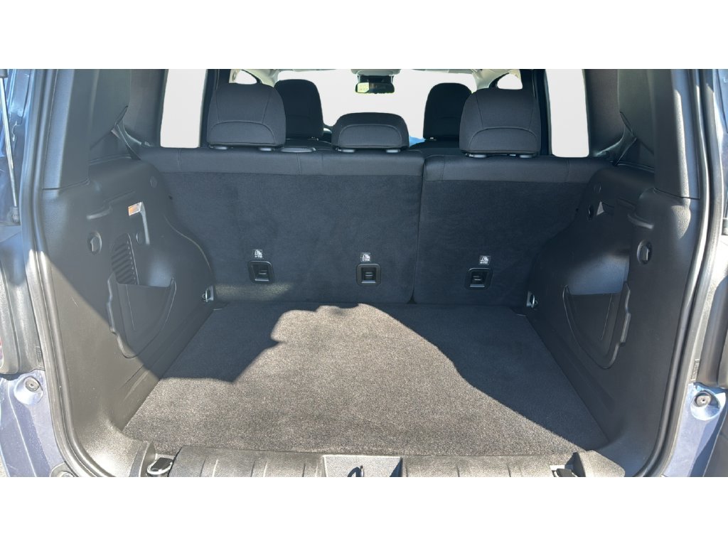 Used 2023 Jeep Renegade Altitude AWD/4WD image 17