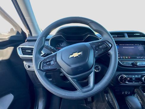 Used 2023 Chevrolet TrailBlazer LT w/ Convenience Package image 11