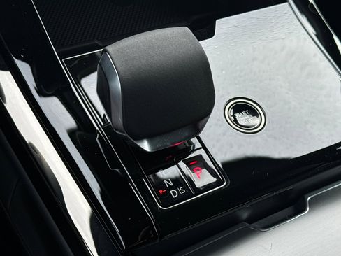 New 2025 Land Rover Range Rover Sport image 18