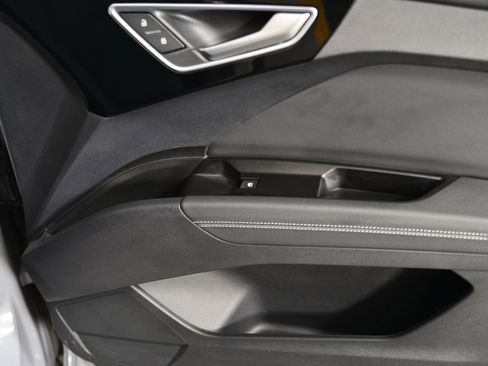 Used 2025 Audi Q4 e-tron Premium Plus w/ Premium Plus image 11