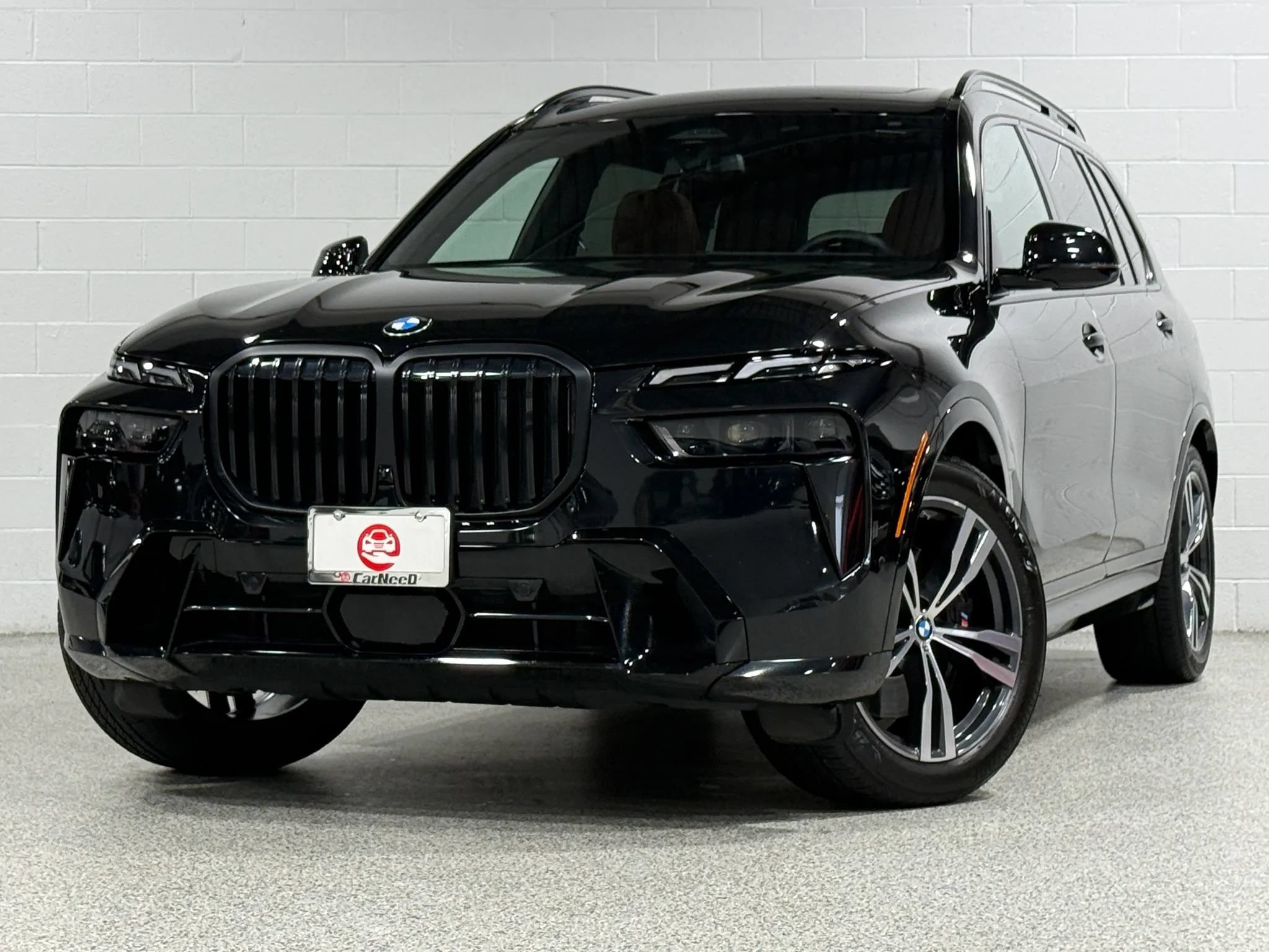 Used 2024 BMW X7 xDrive40i w/ M Sport Package AWD/4WD image 2