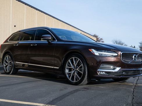 Used 2020 Volvo V90 T6 Inscription image 2