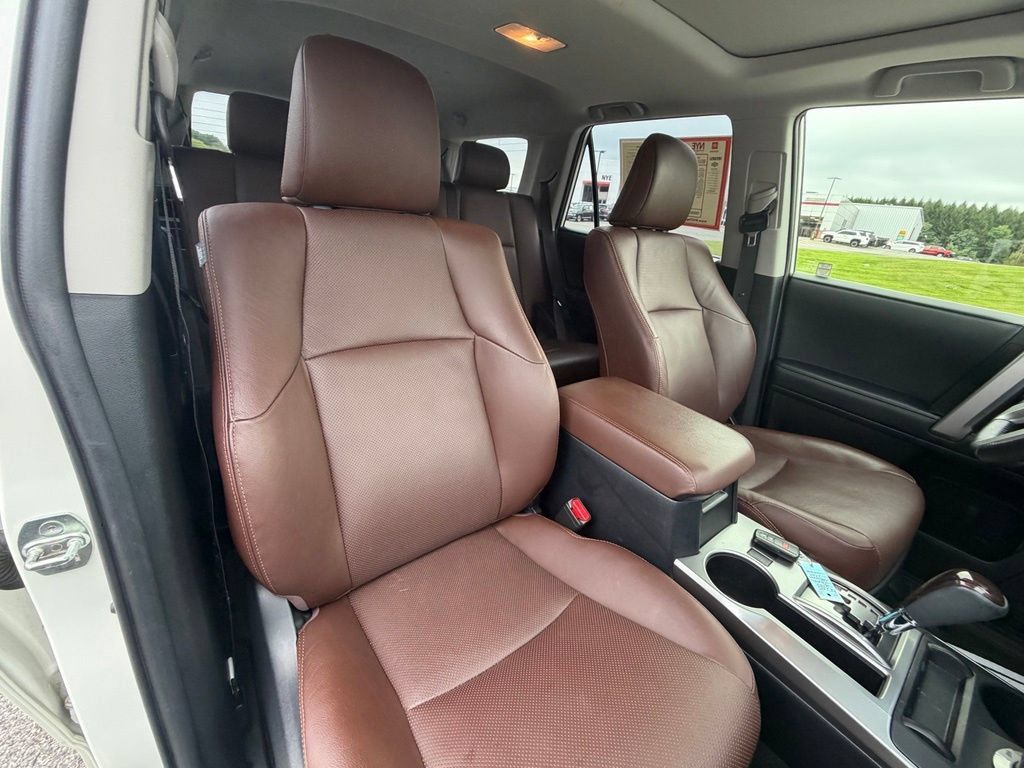 Used 2023 Toyota 4Runner Limited AWD/4WD image 46