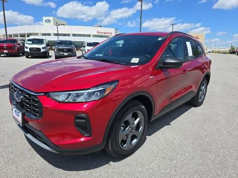Used 2025 Ford Escape ST-Line AWD/4WD image 1