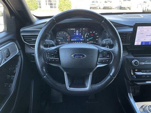Used 2020 Ford Explorer Limited image 14