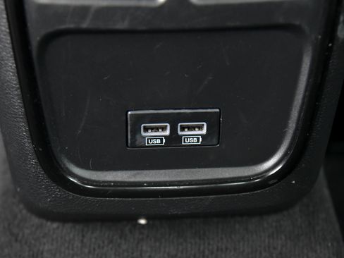 Used 2023 Chrysler 300 S image 39