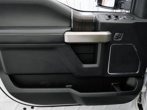 Used 2020 Ford F350 Lariat w/ Chrome Package AWD/4WD image 12