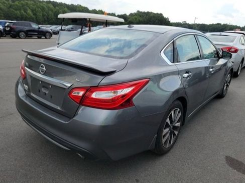 Used 2017 Nissan Altima 2.5 SL w/ Moonroof Package FWD image 14