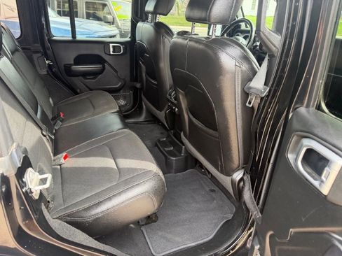 Used 2020 Jeep Wrangler Unlimited Sport image 19
