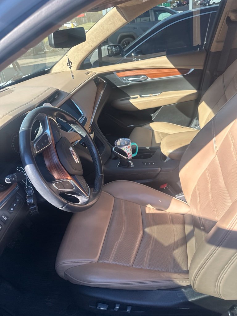 Used 2019 Cadillac XT5 Platinum AWD/4WD image 3