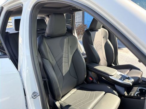 Used 2024 BMW X1 xDrive28i w/ M Sport Package image 27