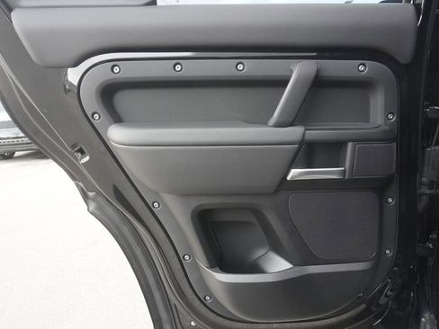 New 2026 Land Rover Defender 110 V8 image 28