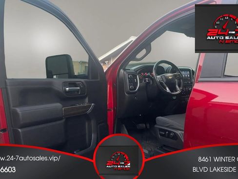 Used 2022 Chevrolet Silverado 2500 LT w/ Convenience Package image 9