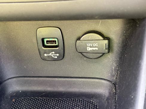 Used 2011 Dodge Avenger Lux FWD image 24