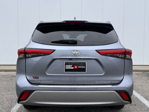 Used 2021 Toyota Highlander Platinum AWD/4WD image 4