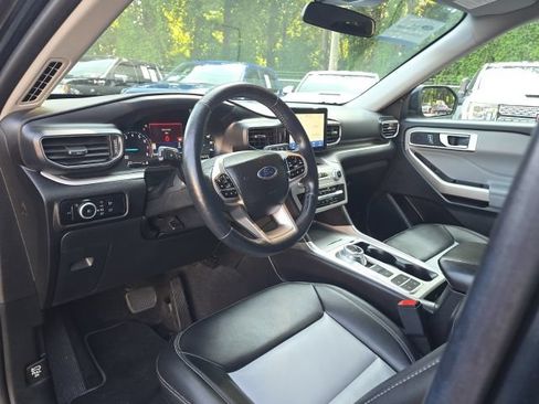 Used 2023 Ford Explorer XLT w/ Equipment Group 202A RWD image 29