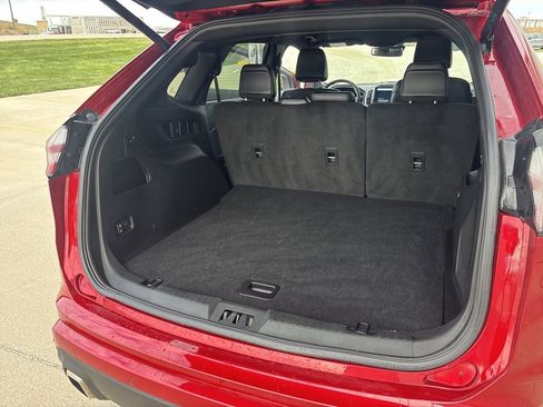 Used 2024 Ford Edge ST image 30