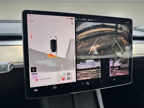 Used 2023 Tesla Model 3 Standard Range RWD image 8