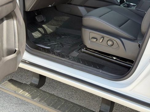 New 2026 GMC Canyon Elevation w/ Convenience Package image 21