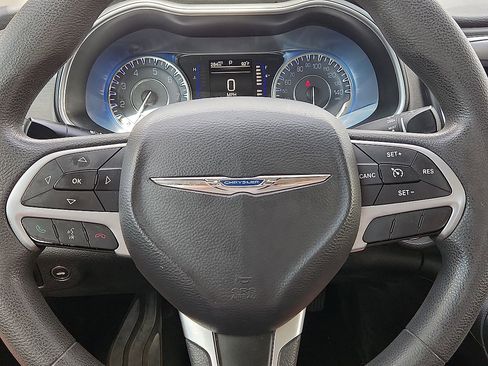 Used 2016 Chrysler 200 Limited FWD image 11