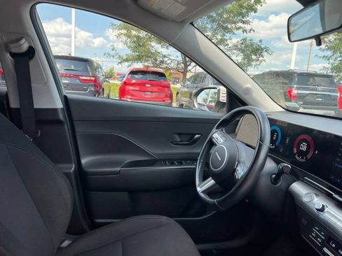 Used 2025 Hyundai Kona SEL FWD image 32