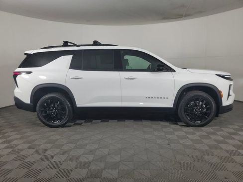 New 2026 Chevrolet Traverse LT w/ Midnight/Sport Edition image 3