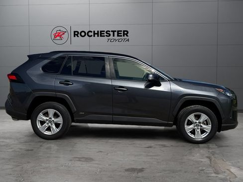 Certified 2019 Toyota RAV4 LE AWD/4WD image 6