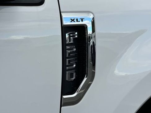Used 2020 Ford F250 XLT w/ XLT Value Package image 9