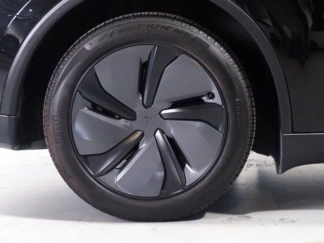 Used 2026 Tesla Model Y Long Range RWD image 50